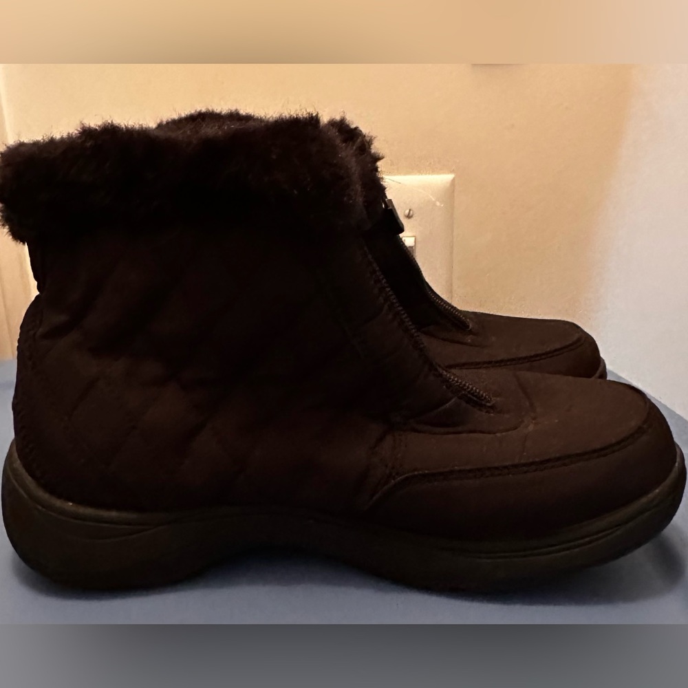 L.L. Bean Women's Dark Brown Quilted Winter Boots